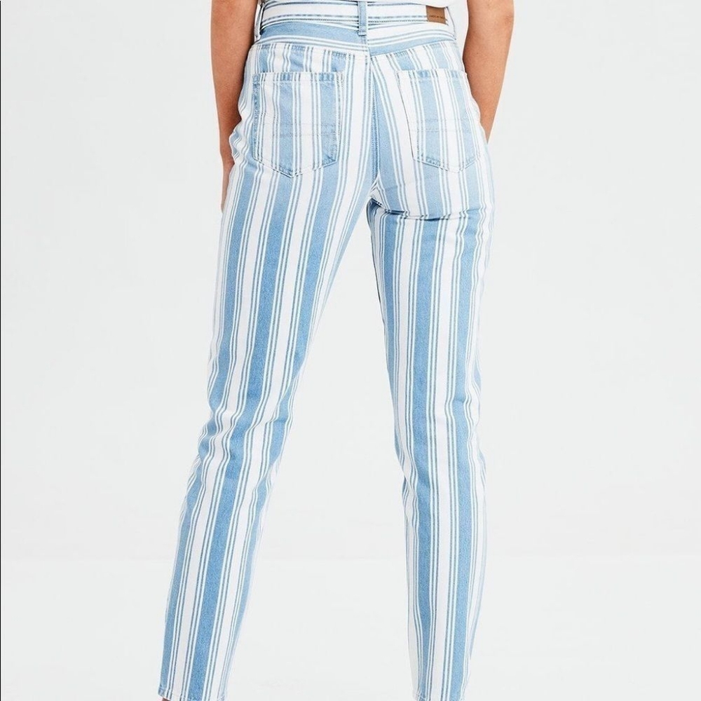 🆕American Eagle High Waisted Blue Striped Mom Jean Women's Size 12